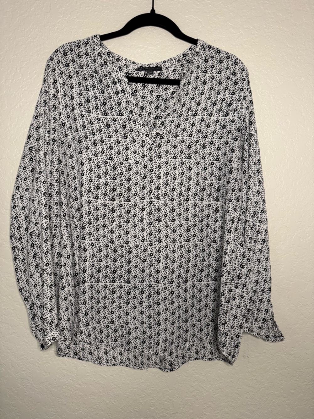 Adrianna Papell Black and White Printed Long-Sleeve Blouse